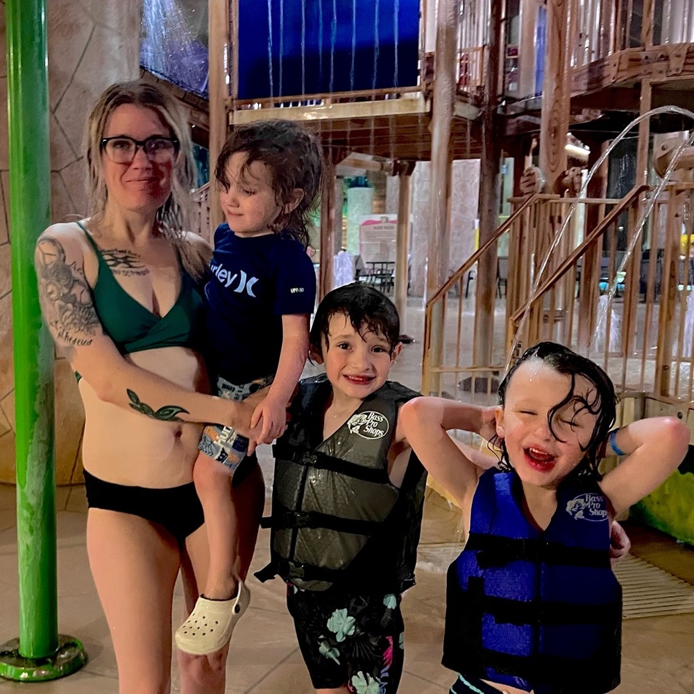 Meet your Posher, Courtney